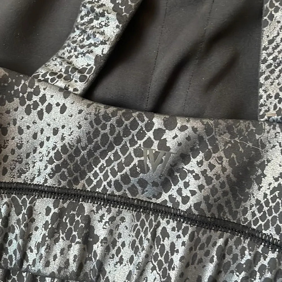 IVL Collective Metallic Snakeskin Stay in Place Sports Bra - Picture 5 of 6